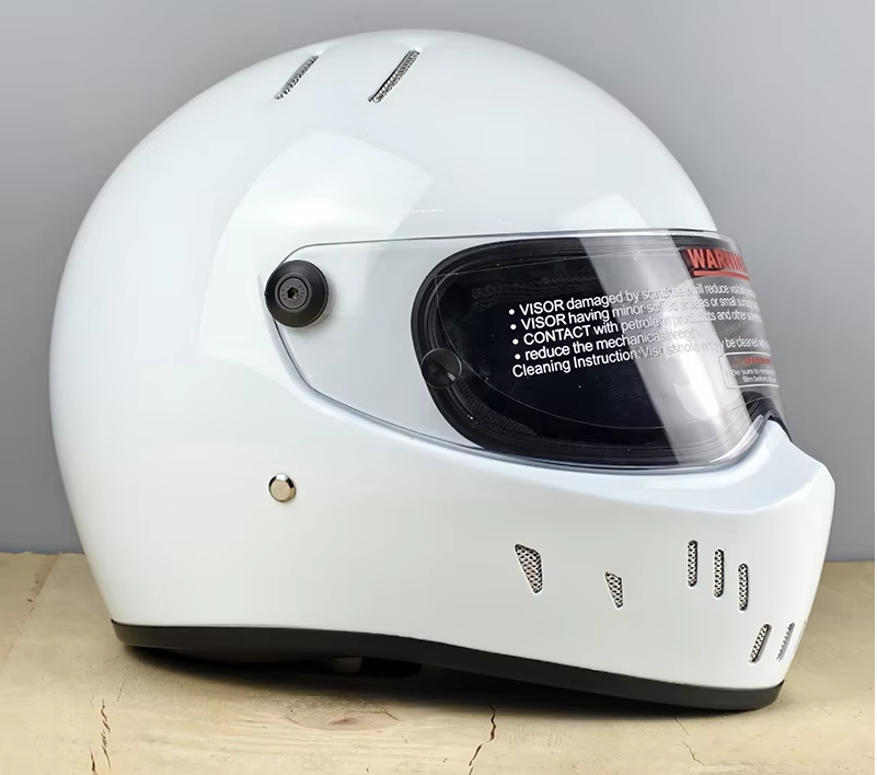 WHITE FULL FACE HELMET DOT/ECE CERTIFIED. TRACK AND STREET