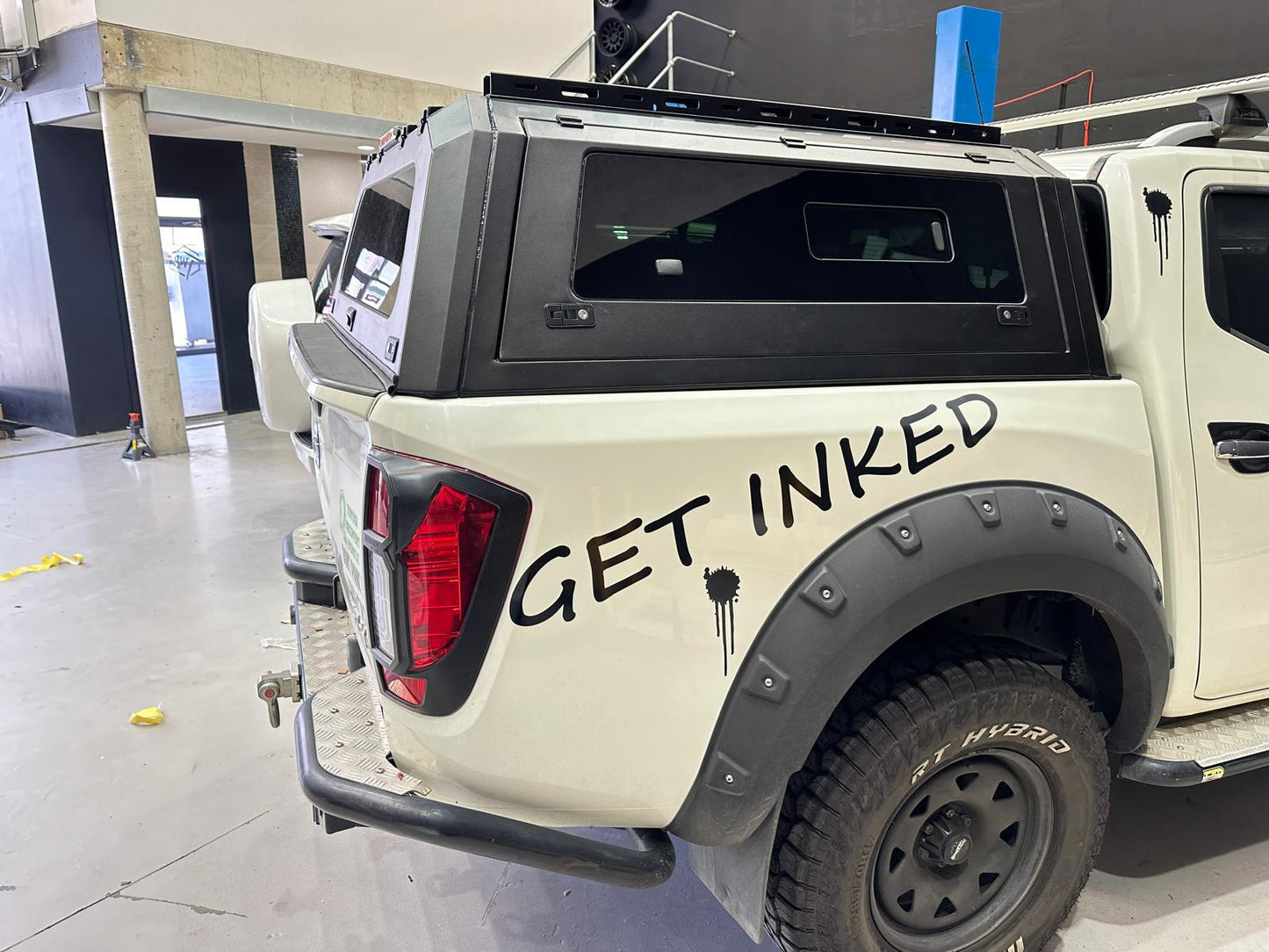 N80 Toyota Hilux J Deck 2015-Current Aluminium Tub Canopy 4 Sided Windows Toughened Glass